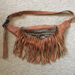 Adorable Fanny pack with fringe detail ❣️